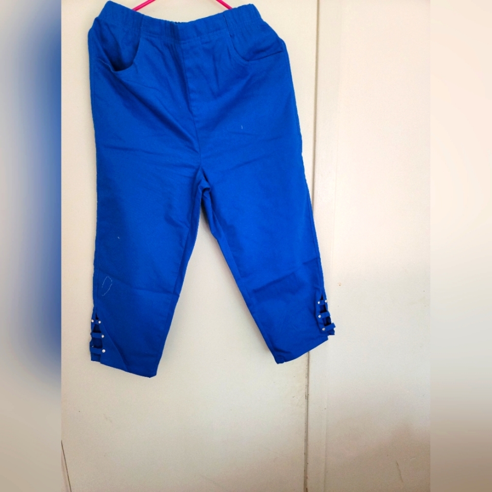 NWOT CW CLASSICS 3/4 women's pants